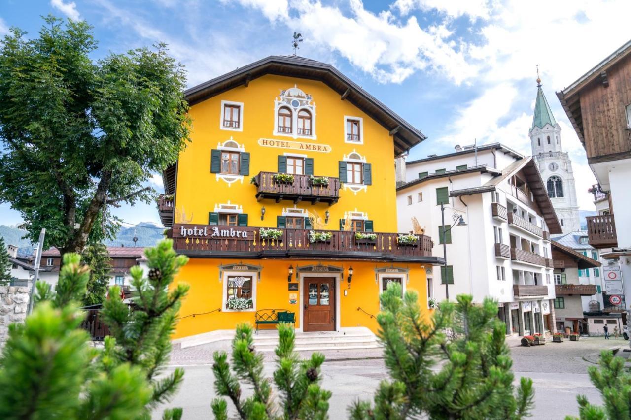 Ambra Cortina Luxury&Fashion Hotel Кортина-д'Ампеццо Экстерьер фото