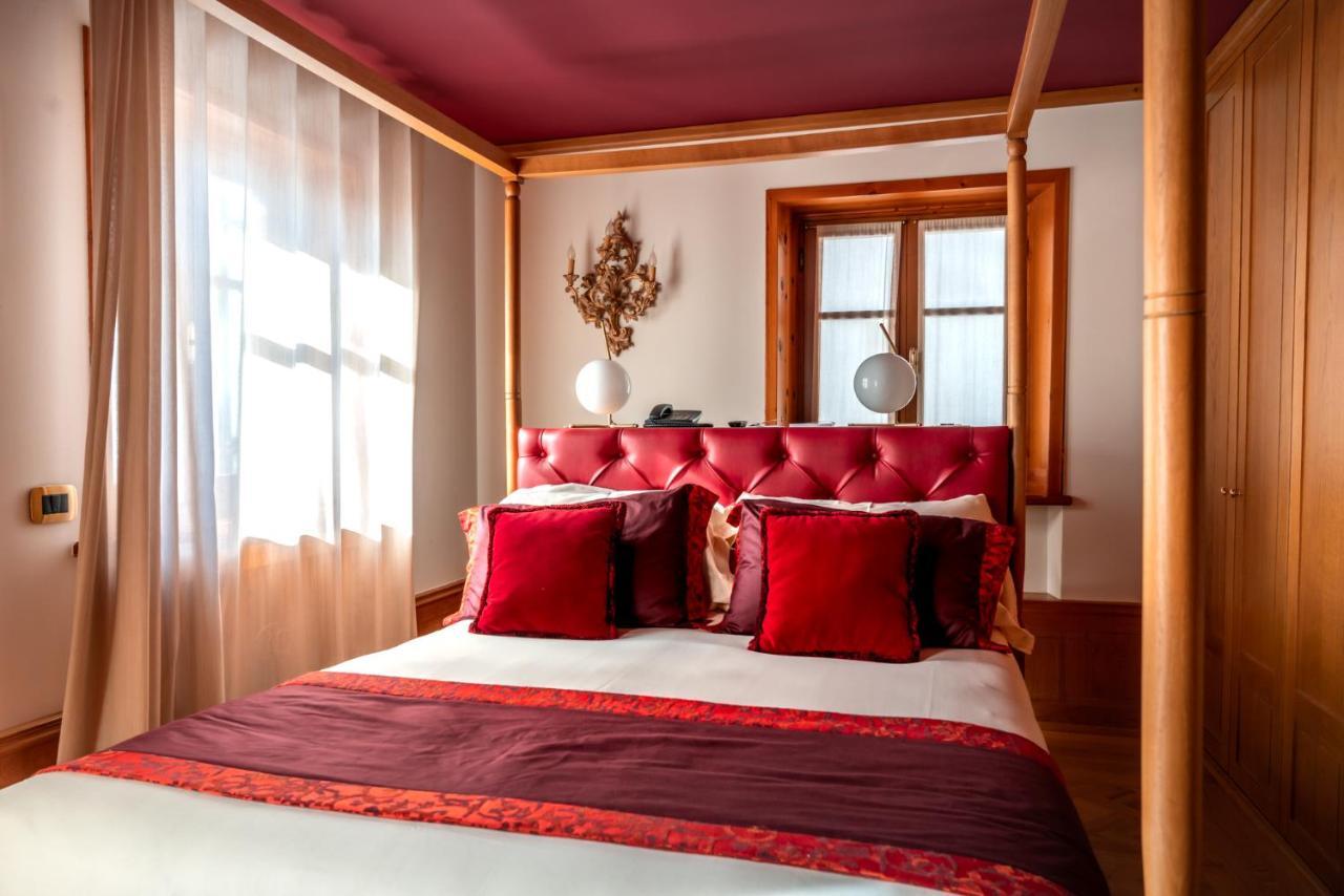 Ambra Cortina Luxury&Fashion Hotel Кортина-д'Ампеццо Экстерьер фото