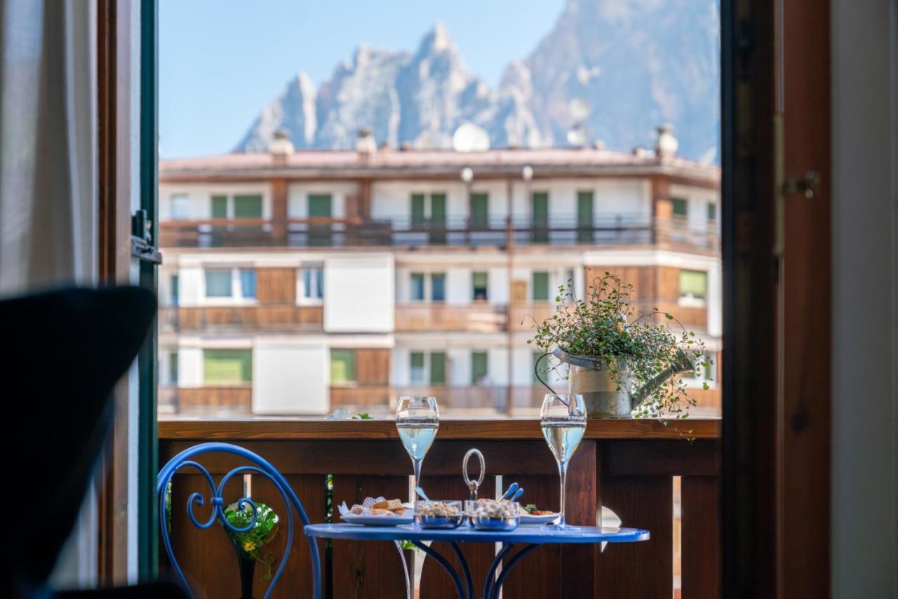 Ambra Cortina Luxury&Fashion Hotel Кортина-д'Ампеццо Экстерьер фото